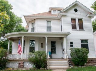 201 W 3rd Ave, Mitchell, SD 57301