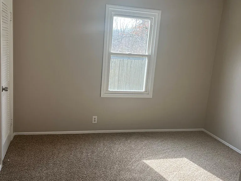 1121 Perkins Dr #B — Photo 5