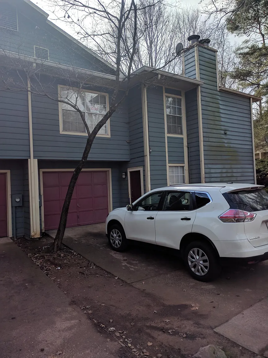 1030 Linwood Trce photo 1