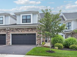 42 Dogleg Ln, Lawrence, NJ 08648