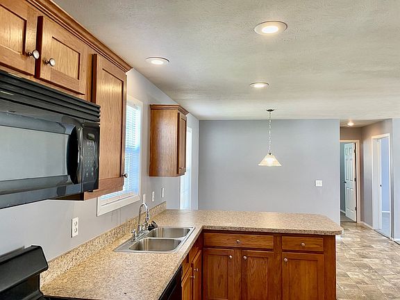 3rd image of 3951 Bentwood Cir W #186