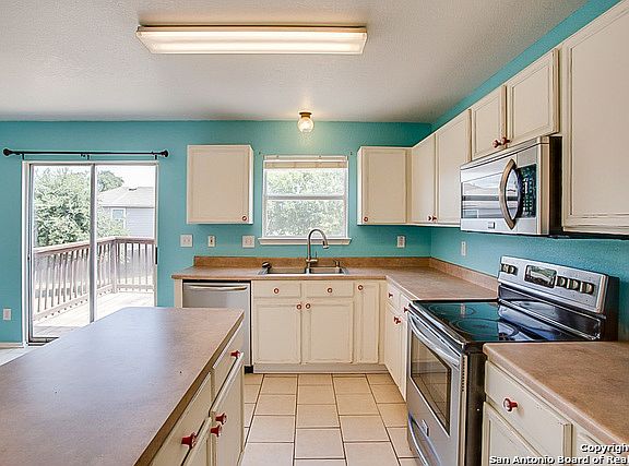 3rd image of 8743 Veranda Ct