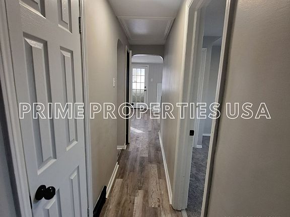 5th image of 812 E Hill Dr