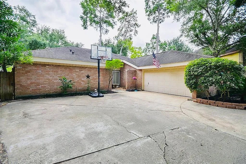 Building Photo - 19403 Enchanted Spring Dr
