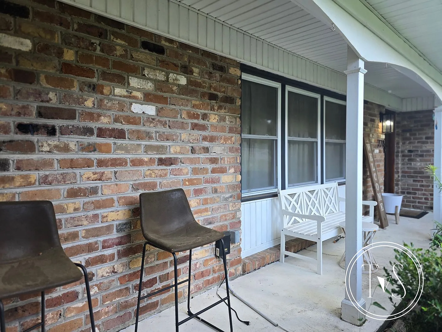 Beautiful Fully Renovated Home You Won't Want To Miss! — Photo 4
