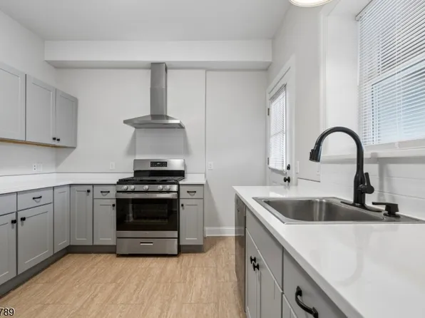 21 Union Pl #3, Summit, NJ 07901