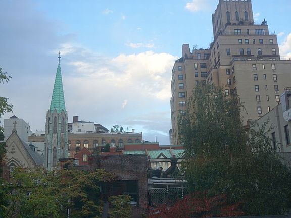 2nd image of 307 W 21st St APT 3R