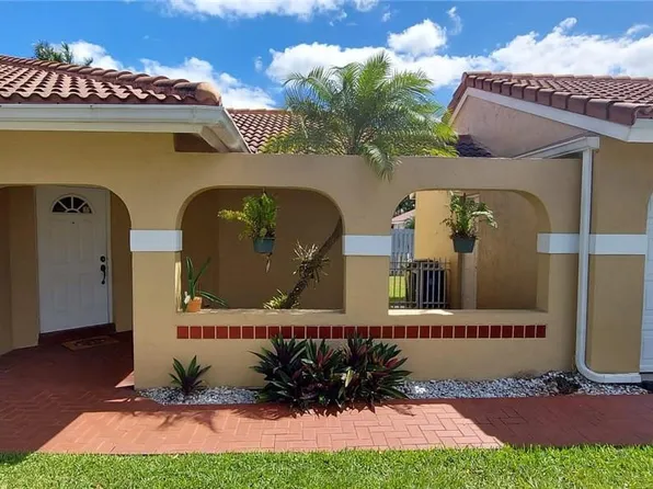 1285 Seagrape Circle, Weston, FL 33326