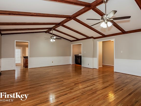 3rd image of 305 Meadow Lake Dr