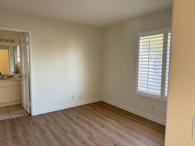 142 Cherrybrook Ln — Photo 16