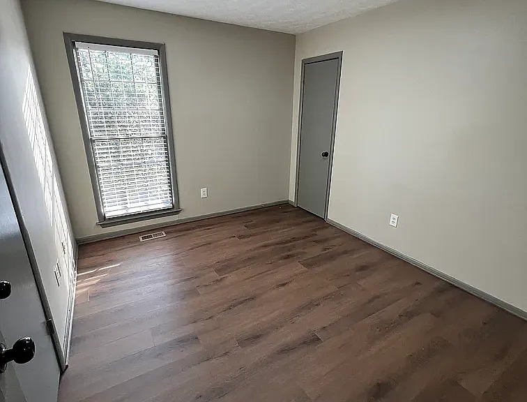 524 Elder St #524 — Photo 10