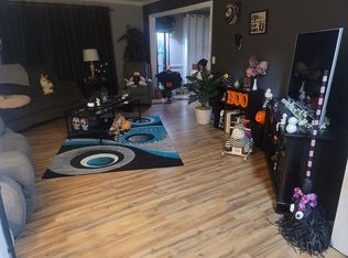 16965 Hampton Dr, Granger, IN 46530