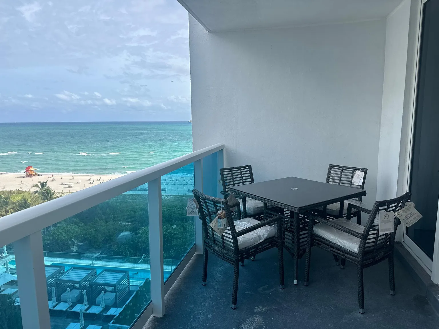 1 bed, 880 sqft, $8,999 — Photo 2