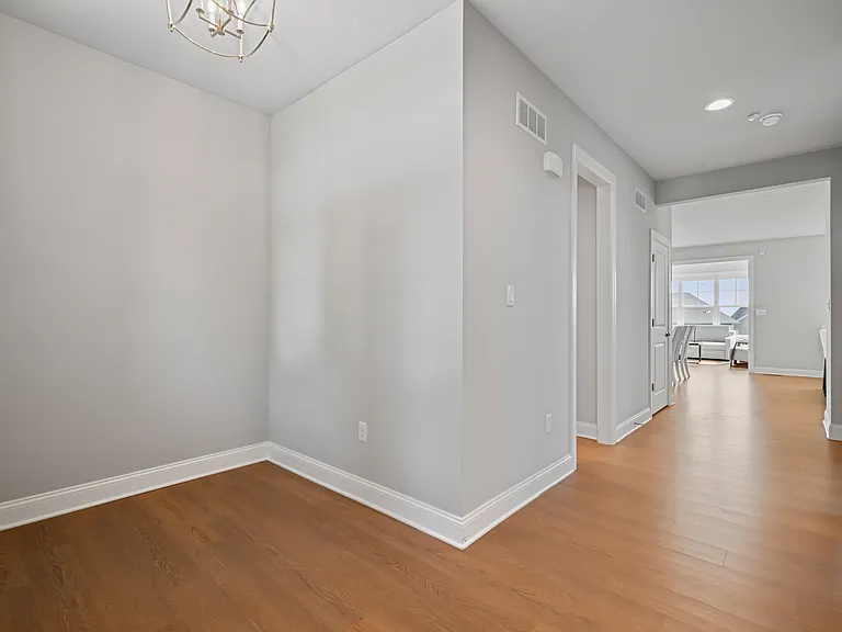 Maggie Dr — Photo 33