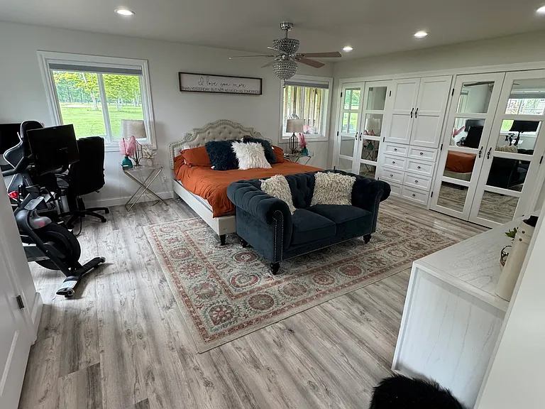 1571 N Huron Rd — Photo 53