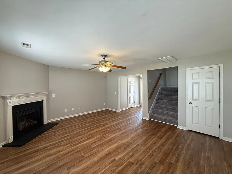 2403 Mid Salem Dr — Photo 6