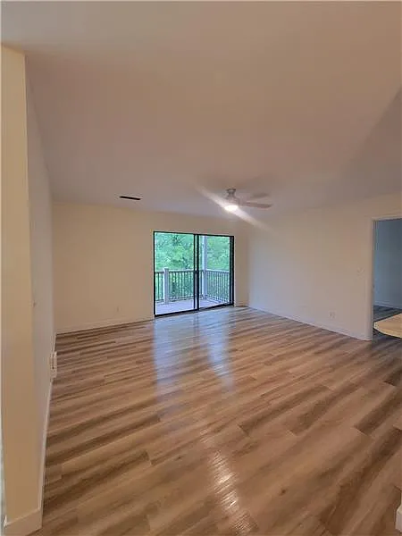 2 bed, 1000 sqft, $1,500 — Photo 4