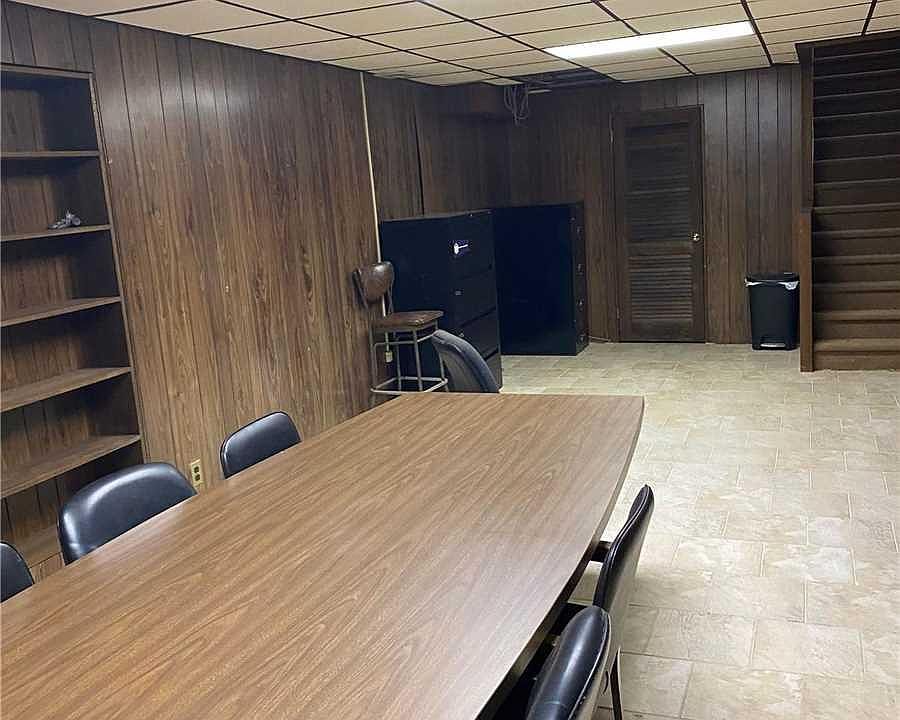 2nd image of 129 Plandome Rd #129