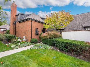1385 La Rochelle Dr, Upper Arlington, OH 43221