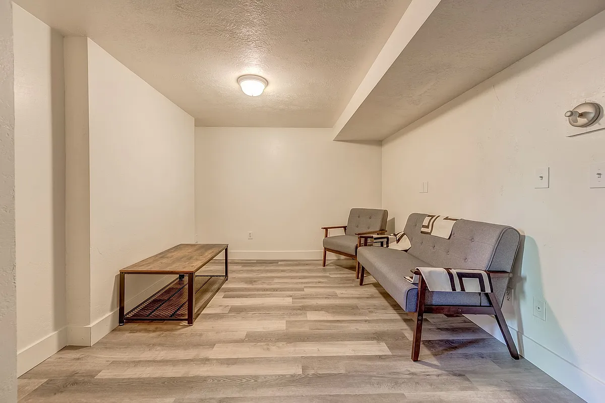 Building Photo - 688 N 500 E