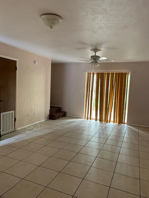 2 bed, 2.5 bath, 1110 sqft, $1,200 — Photo 3