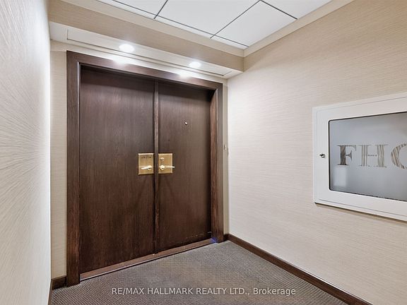 3rd image of 1166 Bay St #Penthouse 1