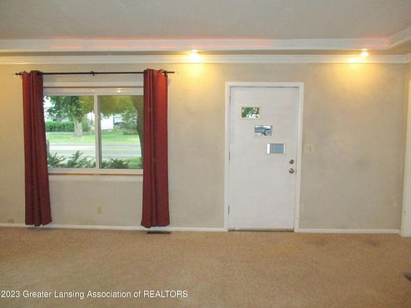 5th image of 447 S Cochran Ave
