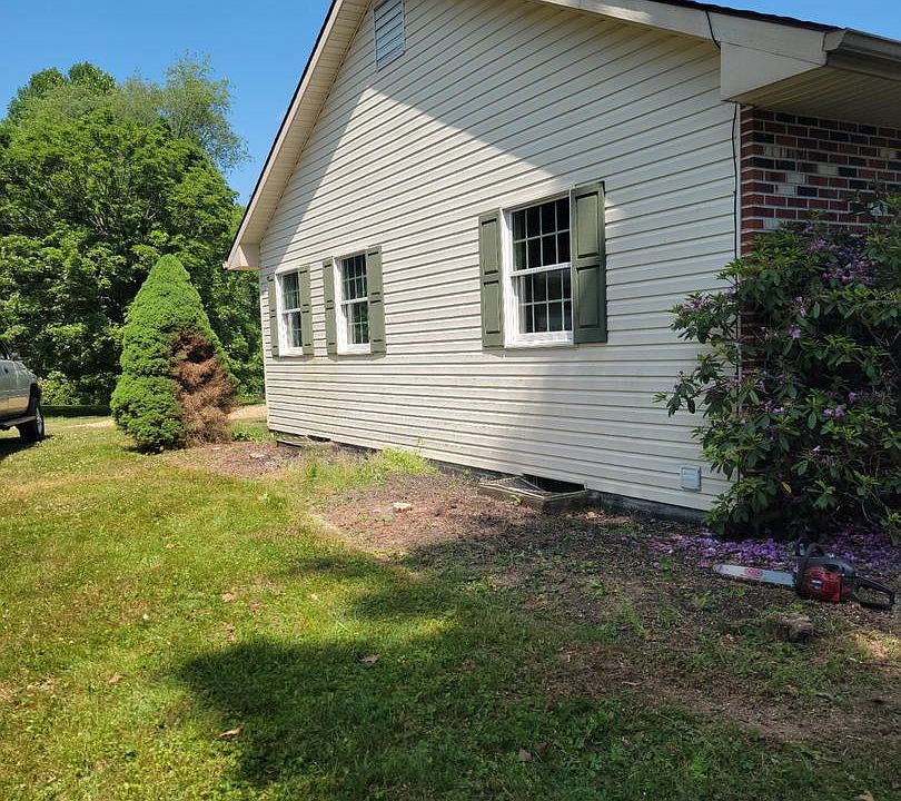 2nd image of 1052 Glen Hall Rd