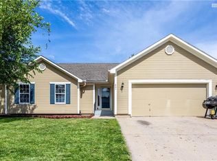 801 Shiloh Dr, Raymore, MO 64083