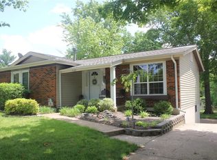 722 Reinke Rd, Ballwin, MO 63021