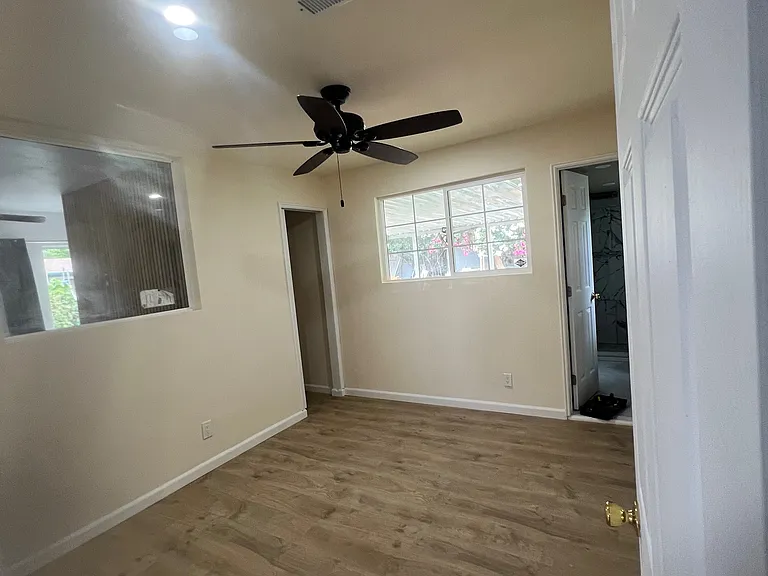 25 Kathryn Dr — Photo 12