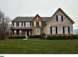 19 Devonshire Cir, Schwenksville, PA 19473