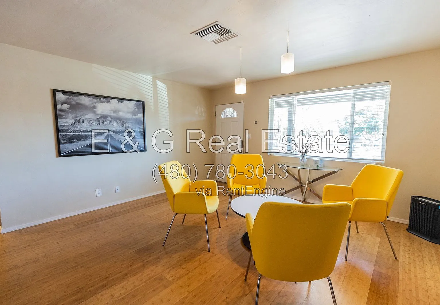 3 bed, 3.0 bath, 2050 sqft, $3,200 — Photo 4