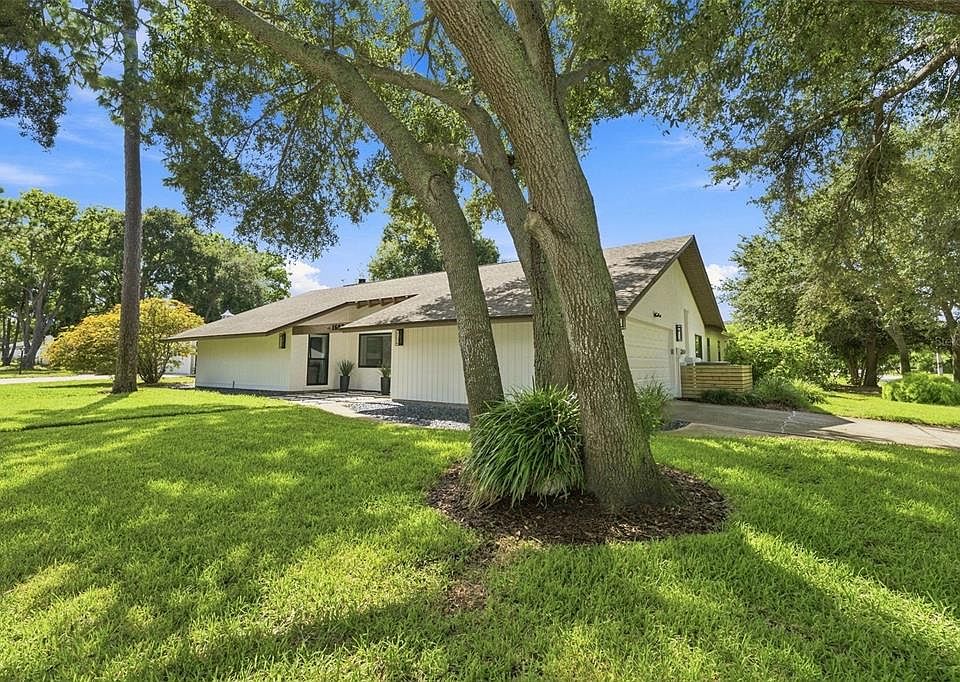 1st image of 1683 OAK PLACE