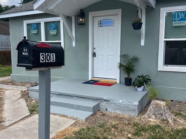 301 Davis Rd