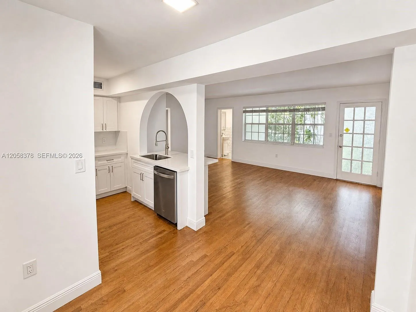 1561 West Ave — Photo 2