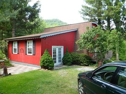 2nd image of 306 Willow Mountain Dr