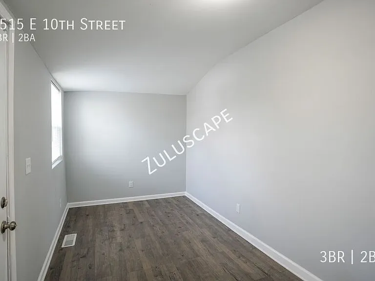 3515 E 10th St — Photo 2