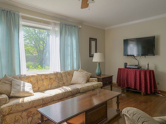 5th image of 207 Upland Road