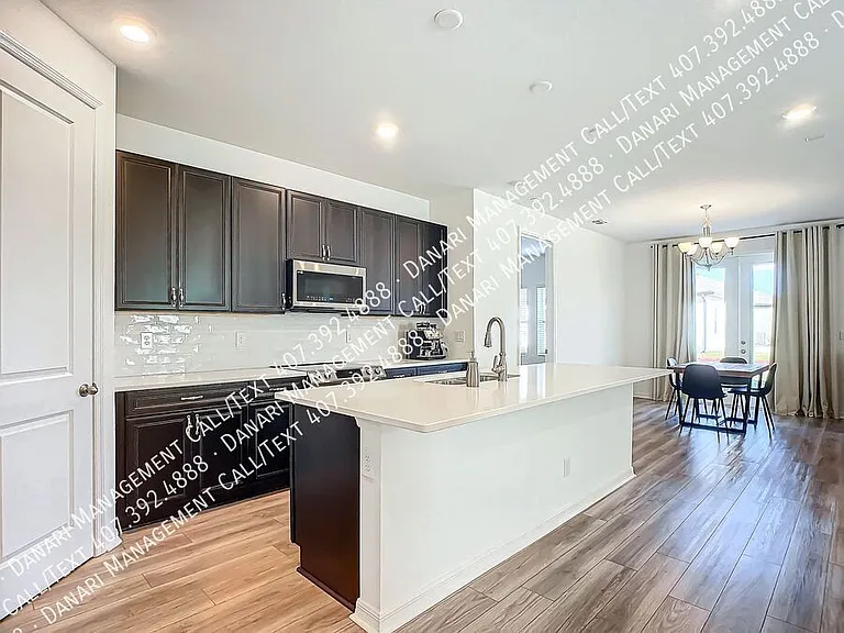 1317 Sterling Pointe Dr — Photo 2