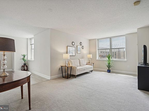 2nd image of 900 N Taylor St APT 1426