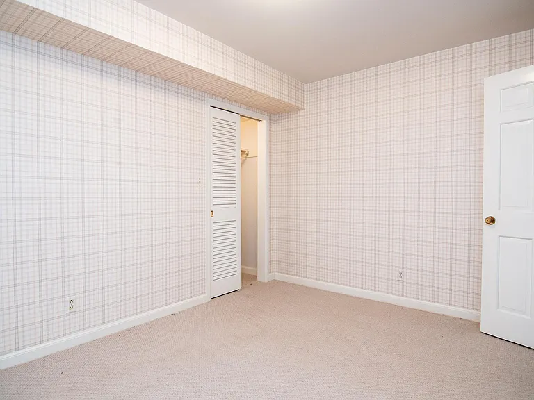 1313 Grove Rd — Photo 34
