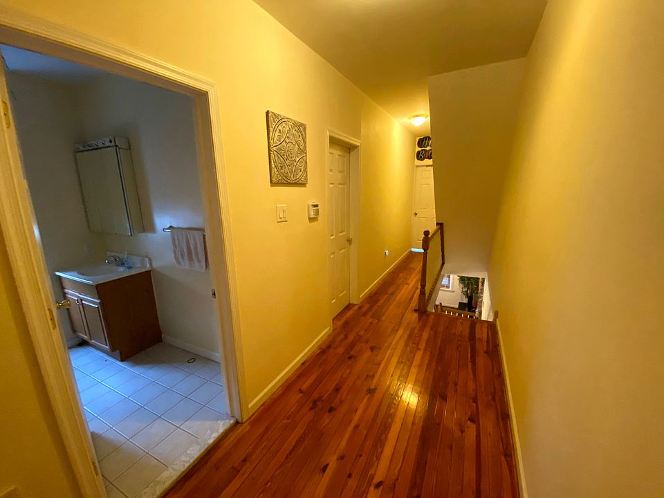 1st image of 4331 Manayunk Ave Floor 2
