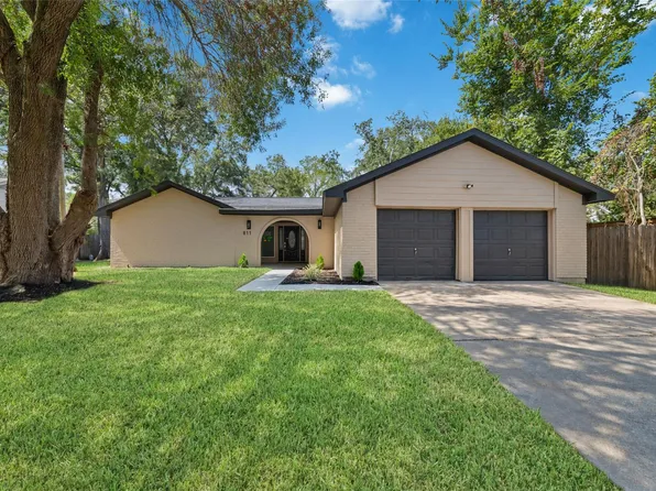 811 Timber Cove Dr, Seabrook, TX 77586