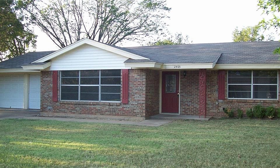 1st image of 2405 SE 10th St