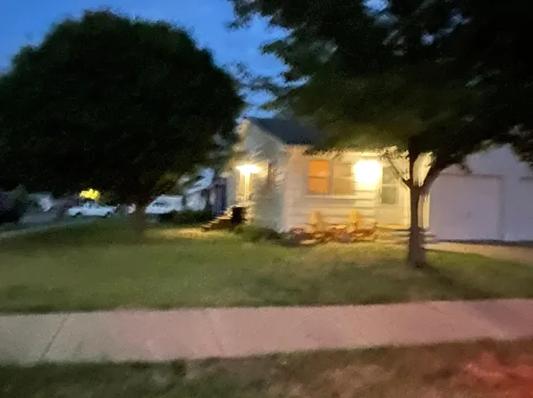 1210 Sarah Ln, Salina, KS 67401