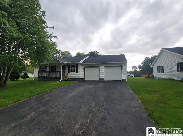 260 Valleyview Ave, Jamestown, NY 14701