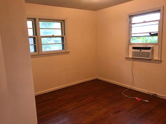 4th image of 1808 S Stafford St