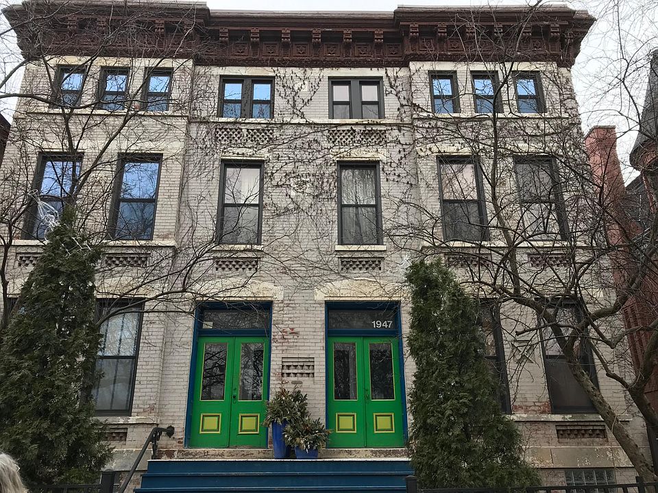 1945 W. Schiller Overlooking Wicker Park