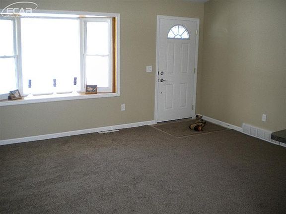 5th image of 9134 Maplewood Dr